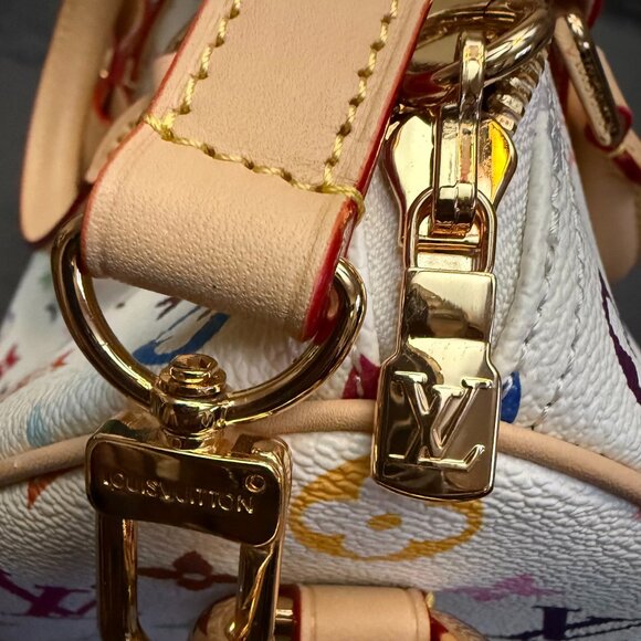 STUNNING Fashion Satchel with Leather Details and Long Strap! Fashion Crossbody! - Picture 10 of 10